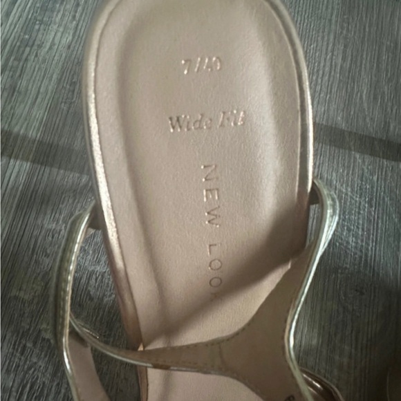 Sandals - Picture 4 of 8